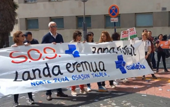 Concentración anterior contra los cambios en Osakidetza en la zona rural alavesa.