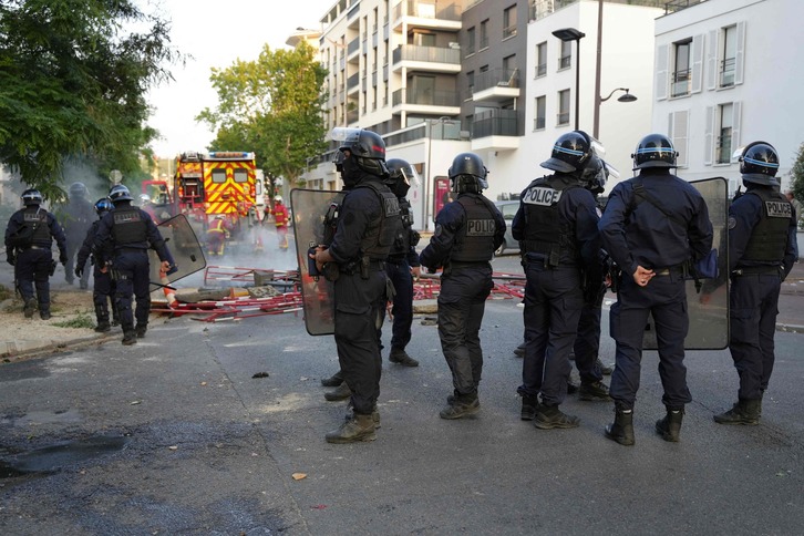 La Policía francesa ha utilizado gases lacrimógenos contra los manifestantes.