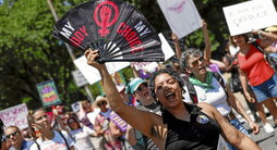 Joan den astean protesta egin zuten Washington DC hiriburuan abortatzeko eskubidearen alde.