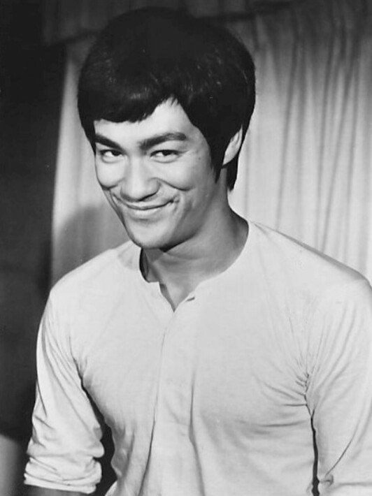 Bruce Lee, 1971ko irudi batean, hil baino urte pare bat lehenago.