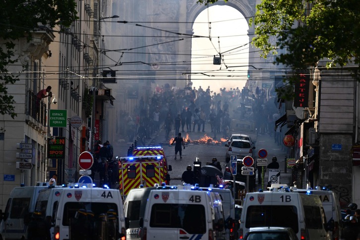 Enfrentamientos entre la Policía y manifestantes en Marsella. 