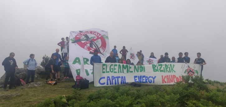 Elgeamendin egin dute protesta.