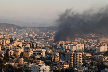 Columna de humo en la ciudad de Yenín.