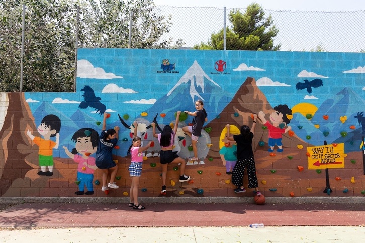 372 niños y niñas participan en los campamentos organizados por Save The Children en Gasteiz, Barakaldo y Bilbo.