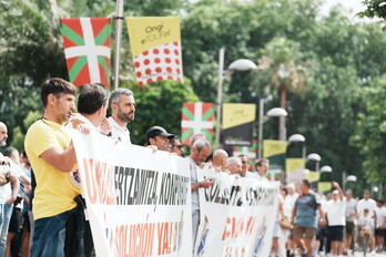 Concentración de ‘Ertzainas en Lucha’, esta vez con sindicatos, el jueves antes de la presentación del Tour en Bilbo.