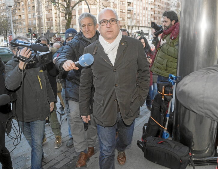 Alfredo de Miguel, entrando en los Juzgados de Gasteiz en una fotografía de archivo.