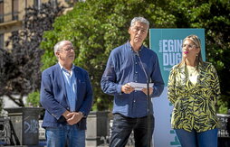 Por la mañana, EH Bildu exigió en Donostia que se aproveche la Ley de Vivienda.