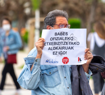 Cartel contra la subida de los alquileres.