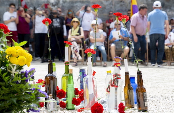 Homenaje a los fusilados tras la fuga de Ezkaba de 1938.