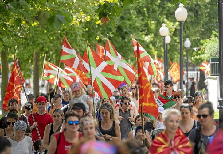 Acto celebrado por Gure Esku en el Bidasoa, el pasado 3 de julio, con motivo del paso del Tour por Euskal Herria.