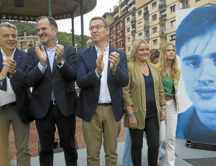 De Andrés, Iturgaiz, Feijóo, Blanco y Fanjul, ayer en Ermua. on URBE