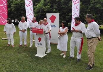 Alberto Catalán y sus compañeros, en el arranque de la campaña de UPN, con esta primera semana absolutamente atípica por los Sanfermines.