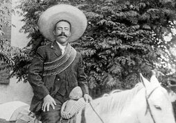 Imagen de archivo de Pancho Villa, gran jinete y tirador, figura carismática que se ganó fácilmente a la gente y le hizo triunfar como jefe revolucionario.