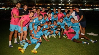 Los jugadores del Athletic celebran la victoria sobre Necaxa en la Copa Centenario.
