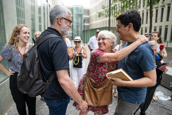 Posantí tras quedar en libertad en Barcelona.