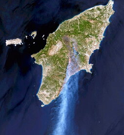 Incendio de Rodas, en una imagen de satélite.