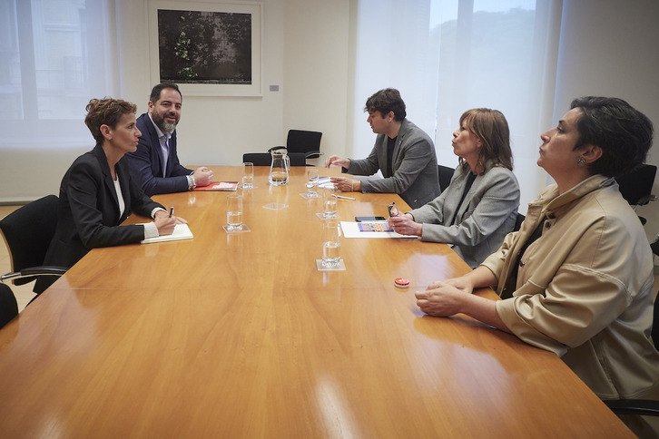 Imagen de archivo de una reunión entre PSN y Geroa Bai para conformar gobierno en Nafarroa.