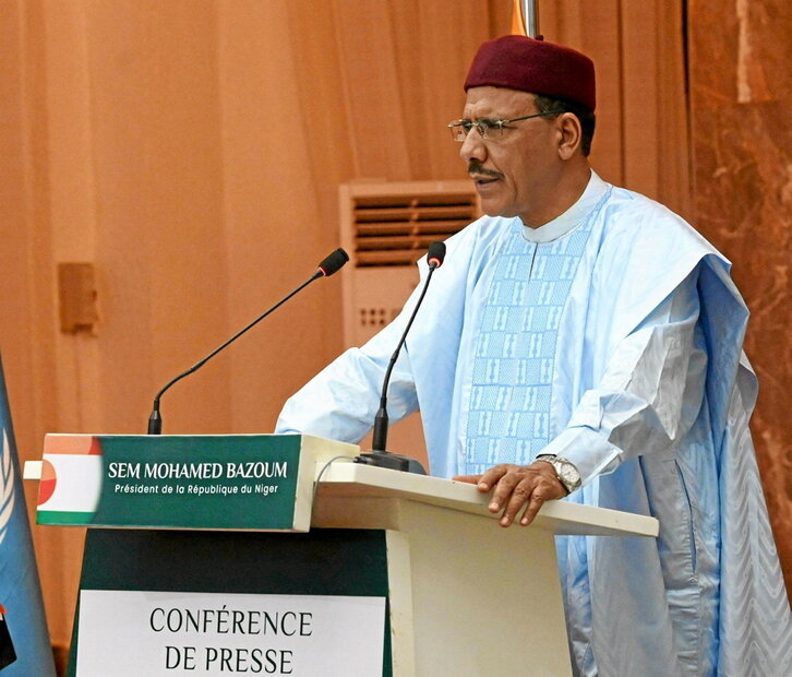Imagen de archivo de una comparecencia del presidente de Níger, Mohamed Bazoum.
