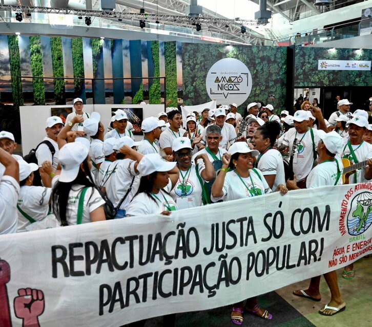 Protesta de movimientos sociales en los Diálogos Amazónicos previos a la cumbre.