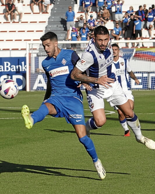 El Amorebieta cuajó un serio partido.