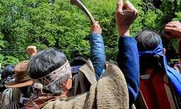 Imagen de archivo de una protesta de familiares de comuneros mapuches en Temuco.