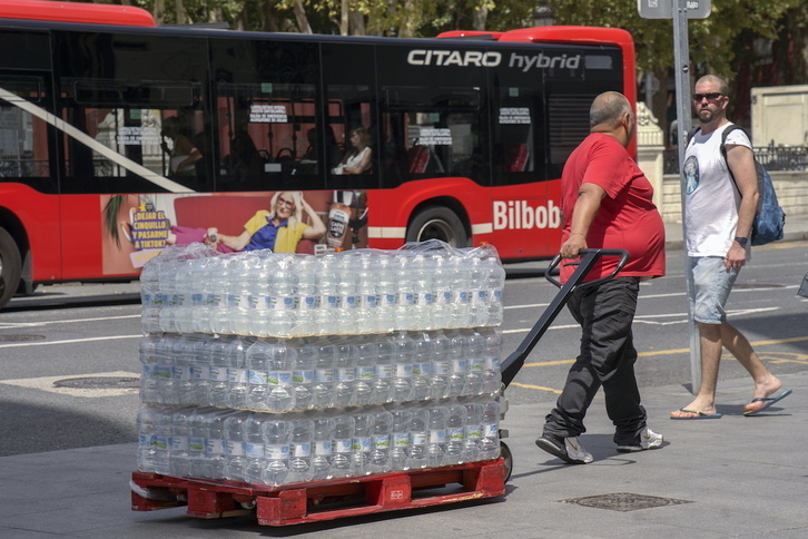 Hidratarse es el consejo oficial principal ante esta nueva ola de calor. La Imagen es de Bilbo.