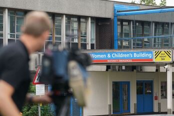 Una enfermera británica ha sido condenada repentinamente a cadena perpetua por el asesinato de siete bebes.