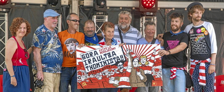 Familiares, amigos y compañeros de militancia de Mikel Martín Conde.