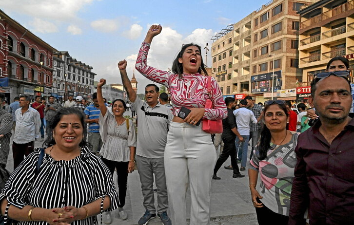 Celebración del alunizaje en las calles.