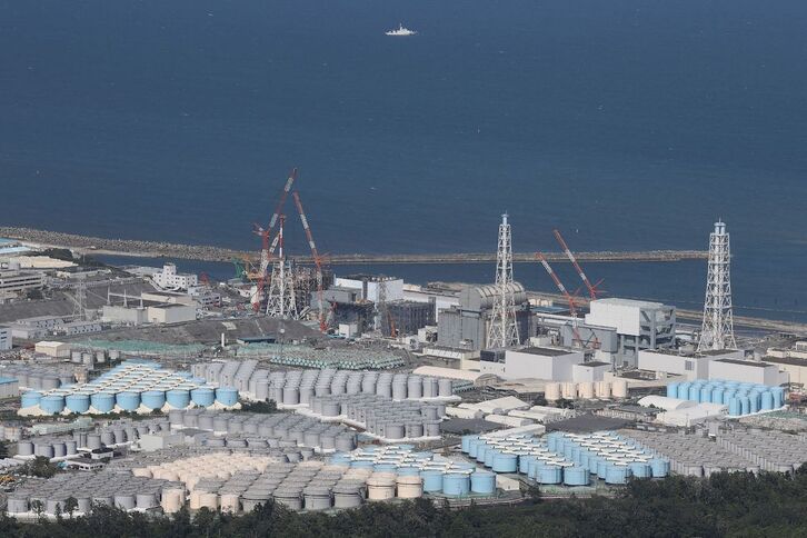 Fukushimako uren isurketak nazioarteko arauak errespetatzen ditu, OMEren arabera