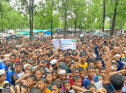 Protesta en el en el campamento 1 Este de Cox's Bazar, en Bangladesh.