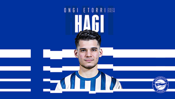 El centrocampista Ianis Hagi llega al Alavés cedido por el Rangers.