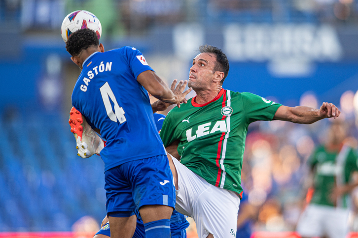 Kike García ha sido la referencia ofensiva albiazul pero hoy no ha podido marcar.