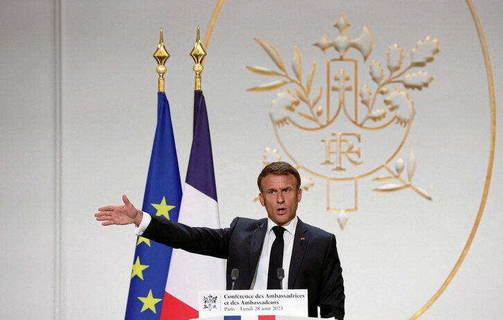 Emmanuel Macron se dirige a los embajadores franceses en el palacio del Elíseo, en París.