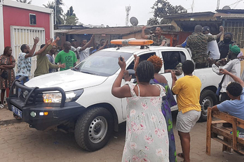 Soldados en las calles de Libreville.