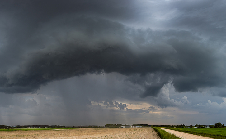 Cielos muy cubiertos y posibles lluvias fuertes este fin de semana en Euskal Herria.