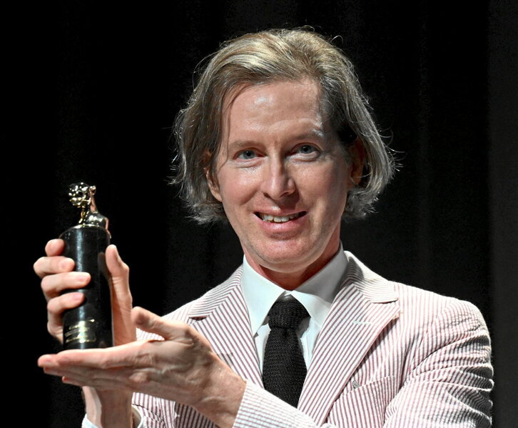 Wes Anderson recibe su premio honorífico en Venecia.