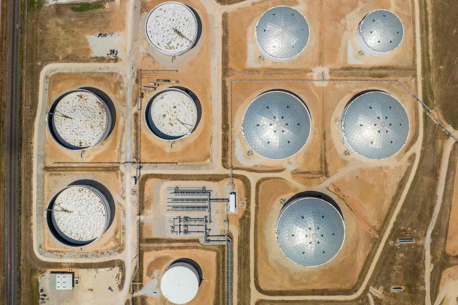 Una refiner&iacute;a de Houston, a vista de dron a finales de agosto. Brandon BELL | AFP