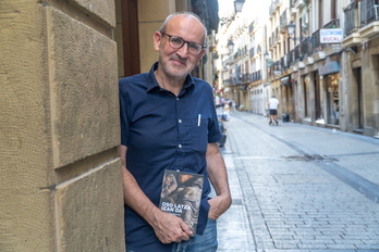 Xabier Mendiguren, aurkezpena hasi baino lehen