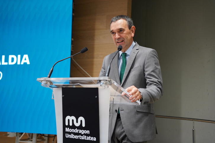 Vicente Atxa, rector de Mondragon Unibertsitatea, en el acto de apertura de curso.