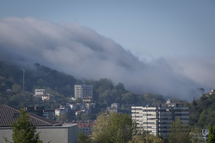 Imagen de galerna avanzando hacia Donostia desde Igeldo.