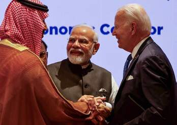 El príncipe saudí, Mohamed Bin Salman, con el primer ministro indio, Narendra Modi, y el presidente de EEUU, Joe Biden.