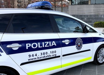 Coche patrulla de la Policía Local de Barakaldo.