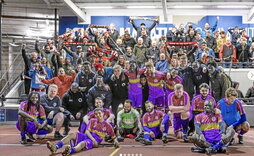 El equipo sorprendió cuando mostró su equipación para homenajear a los hombres y mujeres que combatieron en las Brigadas Internacionales.