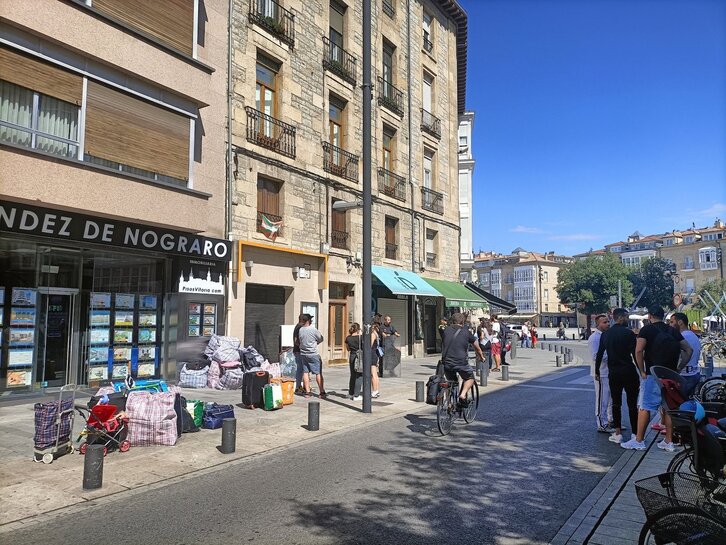 Imagen del desahucio en el centro de Gasteiz.