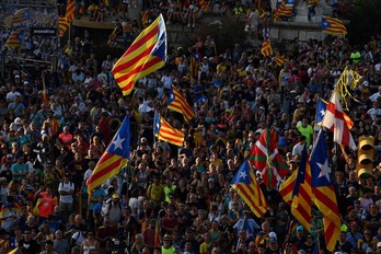 Miles de personas en la manifestación con motivo de la Diada.