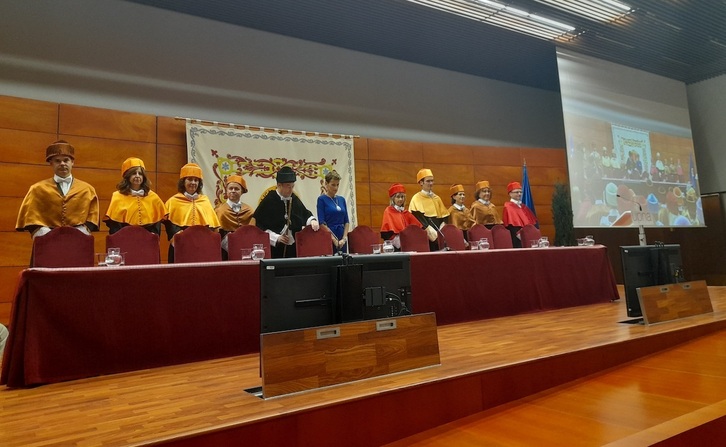 Imagen del acto de apertura oficial del curso de la UPNA.