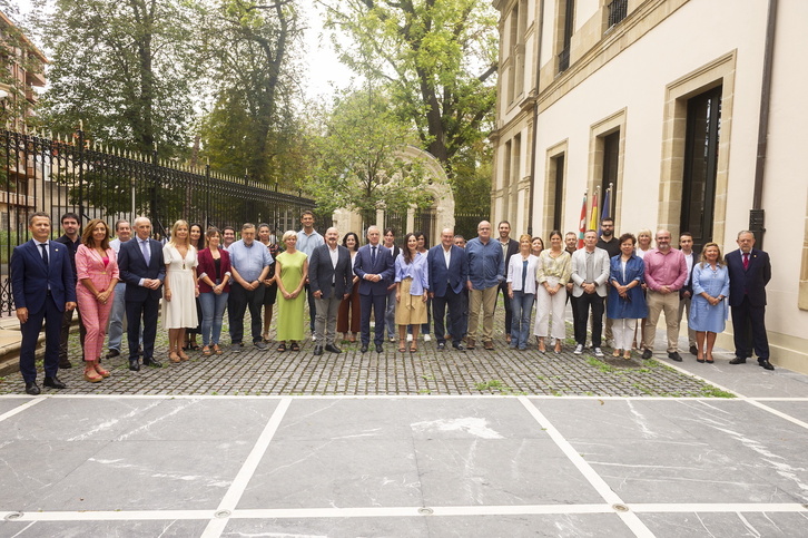 Cargos jeltzales reunidos este martes en el Parlamento de Gasteiz.