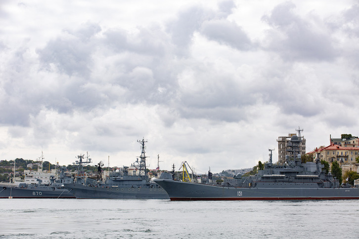 Buques rusos en el puerto de Sebastopol en una imagen de archivo.