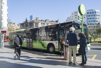 Bizkaibuseko autobus baten artxiboko irudia.